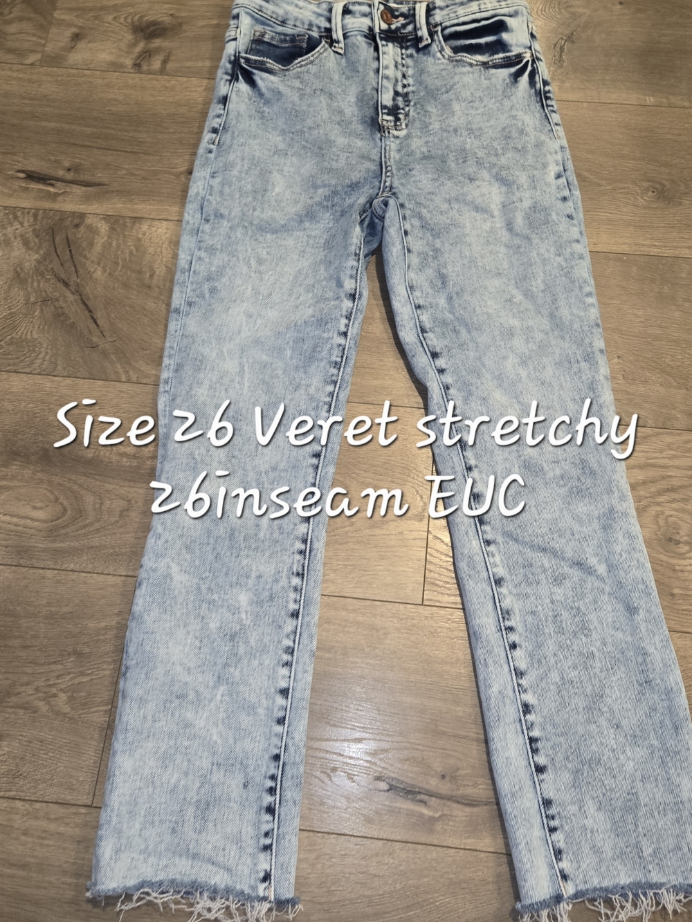 Light Wash Stretch Women’s VERET Jeans - Size 26